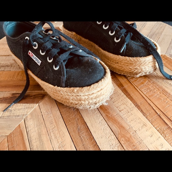 Sneakers - Picture 3 of 4